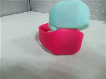 OEM / ODM ซิลิโคนสายรัดข้อมือนาฬิกา Led สัมผัสดูด้วยวงปู่