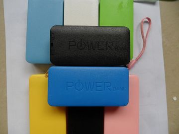 น้ำหอมพลังงานแบตเตอรี่ด้วยเชือกเส้นเล็ก 4400mAh พลังงานธนาคารชาร์จ