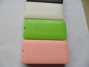 น้ำหอมพลังงานแบตเตอรี่ด้วยเชือกเส้นเล็ก 4400mAh พลังงานธนาคารชาร์จ