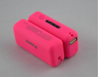 2600mAh USB Power ธนาคารพกพาที่มีไฟ LED สีแดง / ชมพู / เขียว