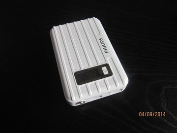 มืออาชีพ Trunk รูปร่างพลังงานธนาคารแบตเตอรี่ 8800mAh ดับเบิล USB Power ธนาคาร