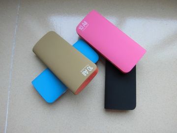 8800mAh ชาร์จไฟได้รวดเร็ว Wallet Li-ion พลังงานธนาคาร 5V ด้วยไฟฉาย LED