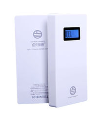 5000mAh ธนาคารไฟฟ้าแบบพกพาสำหรับอุปกรณ์มือถือที่มีจอแสดงผล LCD 5V 2.1A เอาท์พุท DC
