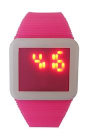วงดนตรีเด็กแคว LED ดิจิตอลนาฬิกาข้อมือซิลิโคน AM PM นาฬิกาสำหรับเป็นของขวัญ