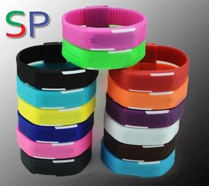 กันน้ำ Unisex สปอร์ตซิลิโคนสร้อยข้อมือนาฬิกาข้อมือดิจิตอลพาสัมผัสดูหน้าจอ