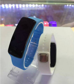 จอแสดงผล LED LED ดิจิตอลนาฬิกาข้อมือแม่เหล็กหัวเข็มขัดกีฬานาฬิกาสร้อยข้อมือ