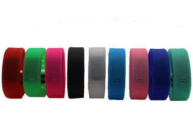 ขนมหวาน LED สีดิจิตอลนาฬิกาข้อมือสร้อยข้อมือ Smart LED บางเฉียบสำหรับโปรโมชั่น