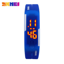 ขนาดเล็ก LED ดิจิตอลนาฬิกาข้อมือด้วยแสงไฟ EL Softable PU วง