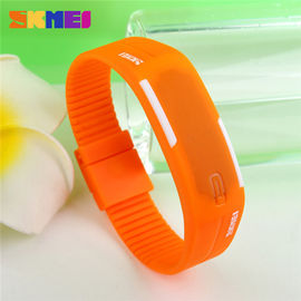 Unisex สบาย Led ดิจิตอลนาฬิกาสปอร์ตซิลิโคนสายคล้องคอด้วยแบตเตอรี่ญี่ปุ่น