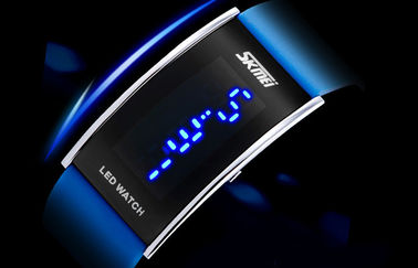 Unisex LED ดิจิตอลนาฬิกาข้อมือกันน้ำลึกนาฬิกาอิเล็กทรอนิกส์