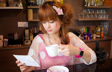 สาว LED ดิจิตอลนาฬิกาข้อมือซิลิโคนสีฟ้าสายคล้องคอนาฬิกาอิเล็กทรอนิกส์