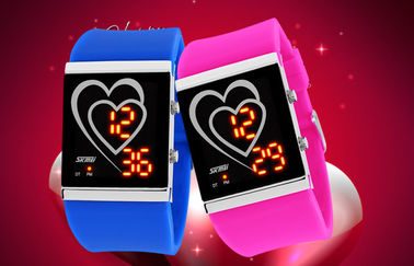 LED ดิจิตอลนาฬิกาข้อมือสไตล์หัวใจคู่ EL Backlight กระจกนาฬิกา
