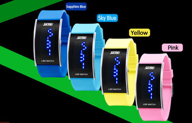 Unisex PU วง LED ดิจิตอลนาฬิกาข้อมือ 3 ATM น้ำทน