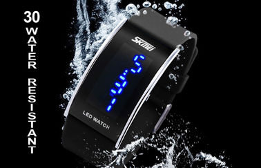 Unisex PU วง LED ดิจิตอลนาฬิกาข้อมือ 3 ATM น้ำทน