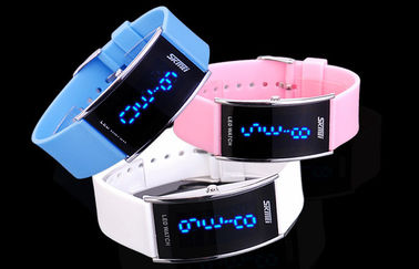 Unisex PU วง LED ดิจิตอลนาฬิกาข้อมือ 3 ATM น้ำทน