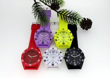 39mm x 39 MM วัยรุ่นญี่ปุ่นเคลื่อนไหวนาฬิกาควอตซ์ด้วยซิลิโคนสายคล้องคอ