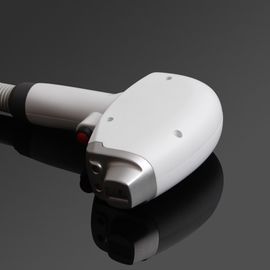 ไดโอด 808nm เครื่องเลเซอร์กำจัดขน 2000W เลเซอร์ไดโอดเครื่องกำจัดขน