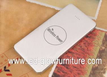 ยูนิเวอร์แซ 8000mAh ฉีแบบ Dual USB ธนาคารไฟฟ้าแบบพกพาสำหรับอุปกรณ์โทรศัพท์มือถือทั้งหมด