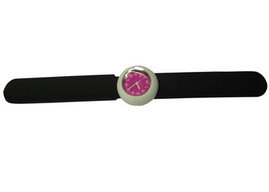 ทน 1ATM นาฬิกาน้ำที่มีสีสันแบบ Dial ตบซิลิโคนสายรัดข้อมือนาฬิกากับ Debossed เข้าสู่ระบบ