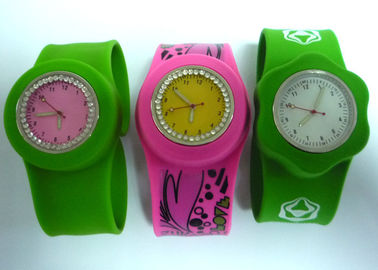 OEM พิมพ์สี่สี Rhinestone ตบซิลิโคนสายรัดข้อมือนาฬิกาสำหรับเด็กและเยาวชน