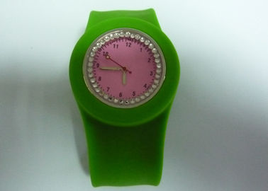 OEM พิมพ์สี่สี Rhinestone ตบซิลิโคนสายรัดข้อมือนาฬิกาสำหรับเด็กและเยาวชน
