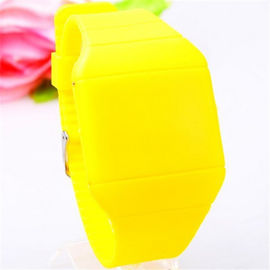 กันน้ำกีฬาซิลิโคนสายรัดข้อมือนาฬิกา, จอสัมผัส LED Watch